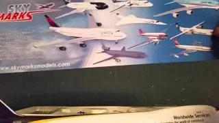skymarks unboxing of a UPS 747-400F 1/200