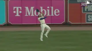 Gabriel Rincones Jr.'s juggling catch