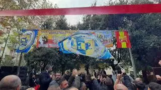 Momenti alzata striscione Ass. Bravi 93 - Paranza San Giovanni