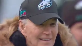 👀 Former President Joe Biden rocking Eagles hat on sideline for Raiders game 