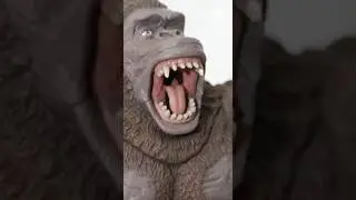 King Kong Escapes toy fight #funnyshorts #toy #actionfigures #kingkong #robot #funnyvideo #toys