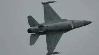 【4K】 RIAT 2016 F-16 Tiger Demo Team Polish Air Force