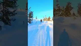 Urho Kekkosen Kansallispuisto. Kaatuminen vaarallisessa laskussa karvapohjasuksilla Lapissa.