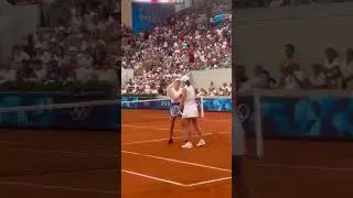 Collins not happy with Iga Swiatek! 😡#shorts #tennis