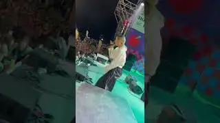 Mary Gu выступила вечером 31 августа во Владивостоке. Вот и лето прошло. Видео из телеграма певицы