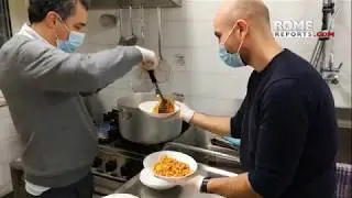 Despite coronavirus, Sant'Egidio keeps soup kitchen open for homeless people