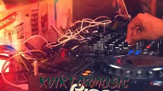 Lianari - Temple Universe (Extended Mix)