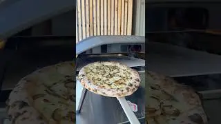 A quick 90-second bake in the @OoniHQKoda 2 Pro! 🔥 #shorts #pizza #ooni