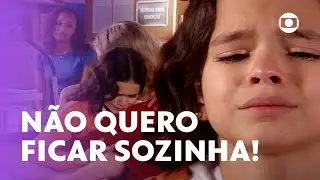 Salete sente a falta dos pais e chora para professora! | Mulheres Apaixonadas | TVGlobo