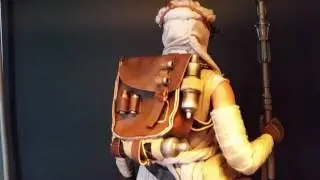 Hot Toys MMS337 Rey & BB-8 set