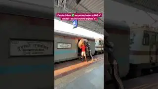 Parcels & Good ✅ are getting loaded in EOG of Sealdah - Bikaner Duronto Express ⚡️
