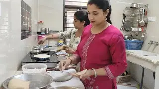 दोनों बहनो ने मिलकर बना दिए आलू के पराठे || Guddu and Ishu Show