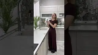 ВБ арт #712561975 контейнер в виде банки для еды, в комплекте есть ёмкость для соуса.