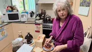 Sour Dough in Bread Machine, keeping sour dough starter alive, gardening whilst the starter matures