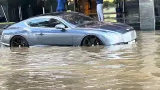 ఈ రకమైన వర్షం dubai లో నేనెప్పుడు చూడలేదు😱😱😱😱