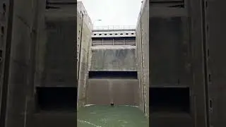 Time-lapse of rising 25 meters (81.46 ft.) in Rhine-Main-Danube Canal lock.