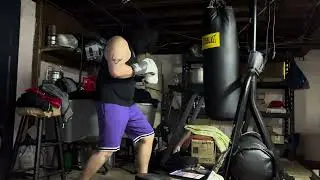 90lb everlast boxing bag with 12oz gloves