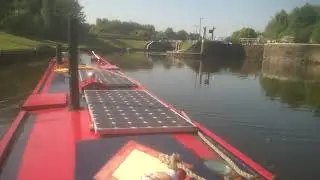 Aproaching Hunts Lock