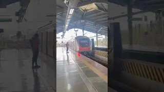Mumbai metro train #mumbai #maharastra #india #metro #train #railway