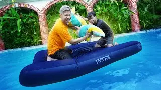 NGABUBURIT PERANG BANTAL!!