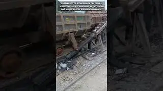 Heavy Industrial Rail Carts Automatically Unloading Raw Mining Materials