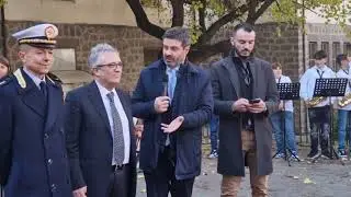 I bambini dell'I.C. Salvatore Farina accolgono la fiamma olimpica