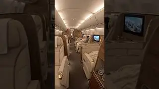 landing in Sydney International Airport in Australia with Qantas first class🤓🤓