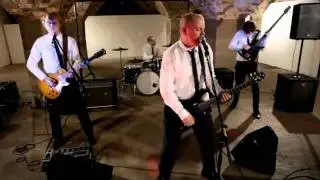 Liverpool party band Alvin & the Hip Monks performing a medley of live covers