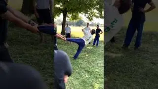 How to fall Smoothly 🌊 #acrobatics #movement #fallsafety