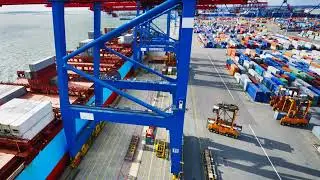 Russia&rsquo;s War Economy: Sanctions, Isolation, and Economic Adaptation