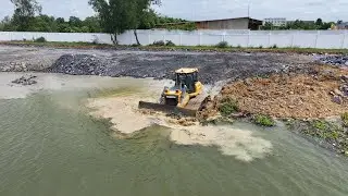 BEST TECHNIQUES POCCESSING DOZER SHANTUI PUSHING STONE MAKING FOUNDATION VILLAGE ROADS ON THE WARER