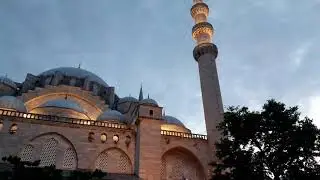 Pogledajte obavezno ljepotu - Sulejmanija džamija u Istanbulu.