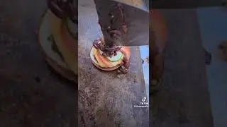 HOW TO MAKE A BURGER