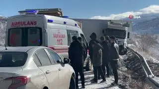 Erzincan Karayolu 4 Saat Kapalı Kaldı, 12 Kilometrelik Araç Kuyruğu Oluştu