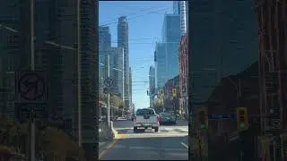 Toronto Downtown ☀️ | Richmond St W &rarr; Spadina Ave | Streetcars & City Life
