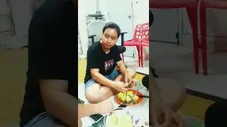 Eating Lemons🍋