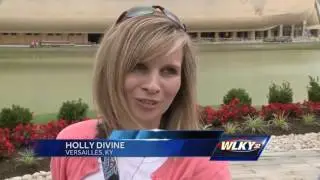 Protesters, visitors arrive for Ark Encounter opening