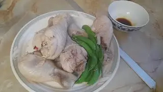 Chicken Eating peas ASMR is live