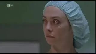 Woman Smother Woman with pillow(Ein Fall f&uuml;r Zwei - S18E06)