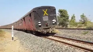 CROSSING OF BROAD GAUGE AND METER GAUGE!!