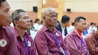 ទិដ្ឋភាពខ្លះៗនៃពិធីសម្ពោធដាក់ឱ្យដំណើរការ “ថ្នាលឌីជីថលចុះឈ្មោះអ្នកសេដ្ឋកិច្ចក្រៅប្រព័ន្ធ”