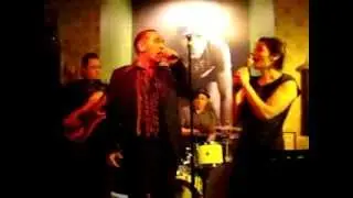 Mombasa Houseband featuring Paul De Borger & Mieke in Hawaii