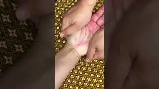Hand Massage &mdash;Thai style