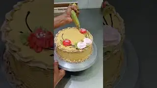 Round caramel cream cake easy decoration / Icing cake decorations / Shorts