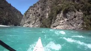 Kayaking the Waimakariri Gorge: Easy Lines Tour