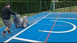 Tra&ccedil;age d'un terrain de basket en ext&eacute;rieur