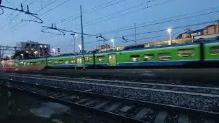 Il merci trainato da una trax di Mercitalia.
