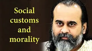 Are social customs and morality needed in the spiritual path? || Acharya Prashant (2019)