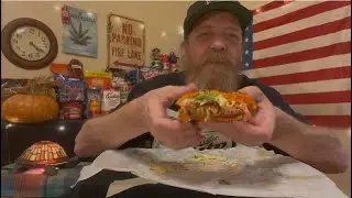 Burger King&reg; 🎃 🍔 Воппер &laquo;Фонарь Джека&raquo; Делает ли оранжевая булочка его лучше?