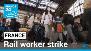 France rail worker strike: one out of two trains cancelled between Friday and Sunday &bull; FRANCE 24